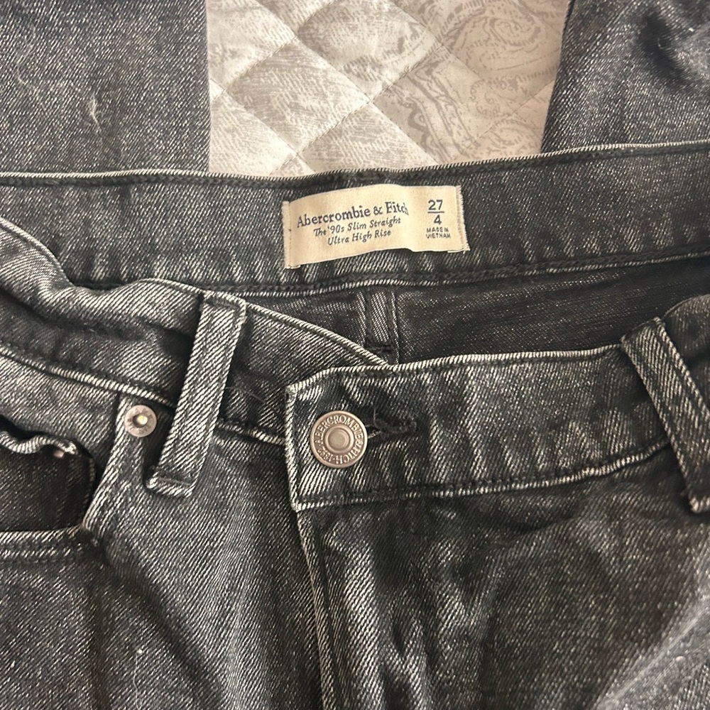 Abercrombie 90s slim straight ultra high rise